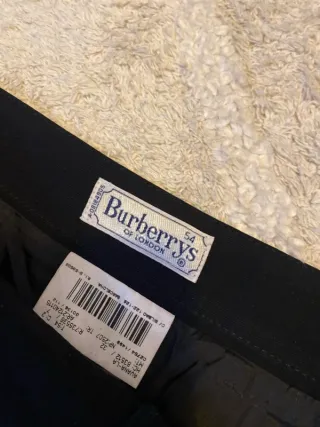 Falda Burberry Negra Vintage