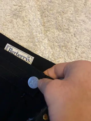 Falda Burberry Negra Vintage