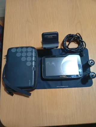 GPS TomTom 520 WIFI con funda y cargador