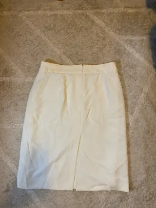 Falda Burberry Blanca Retro