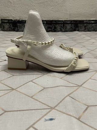 Sandalias de perlas