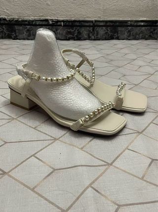 Sandalias de perlas
