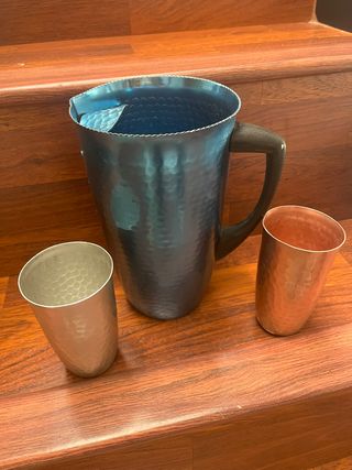 Jarra y 2 Vasos Metálicos MMM
