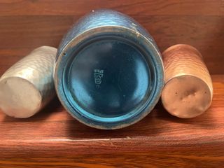 Jarra y 2 Vasos Metálicos MMM