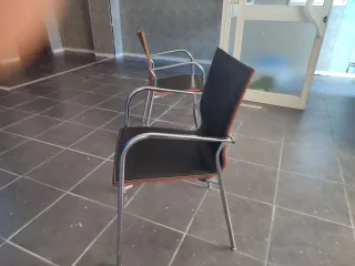 Silla de cuero y cromo