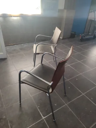 Silla de cuero y cromo