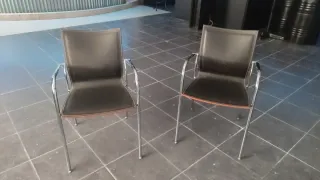 Silla de cuero y cromo