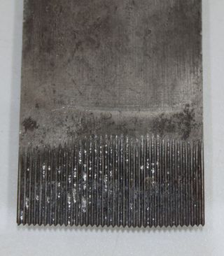 CUCHILLA DE RAYAS PARA CEPILLO. MARCA CARPINTERO.