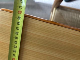 Mesa de cocina con dos alas 4 sillas y 2 taburetes