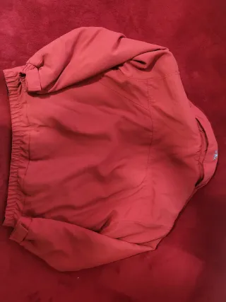 Chaqueta Roja vale para niño o niña
