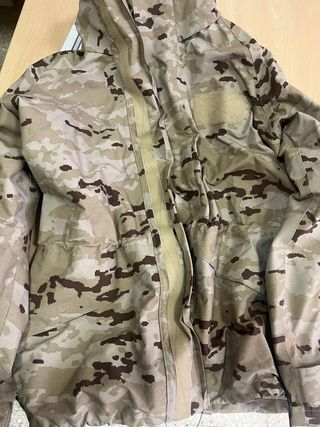 Chaqueta Gore-Tex Pixelada Desierto Talla M