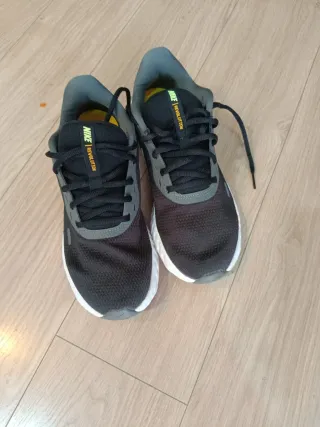 Zapatillas Nike Revolution 5 Hombre talla 40.5