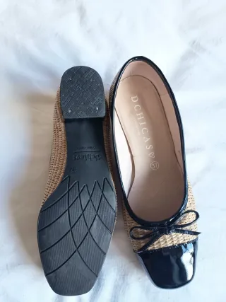 Zapatos estilo Chanel.