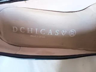 Zapatos estilo Chanel.