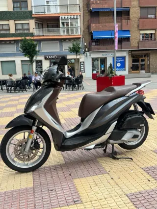 Piaggio Medley 125 gris
