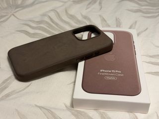 Funda iPhone 15 Pro FineWoven MagSafe Apple