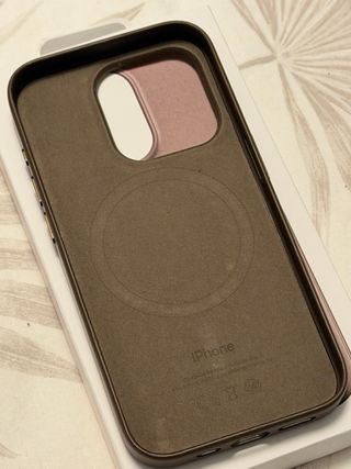 Funda iPhone 15 Pro FineWoven MagSafe Apple