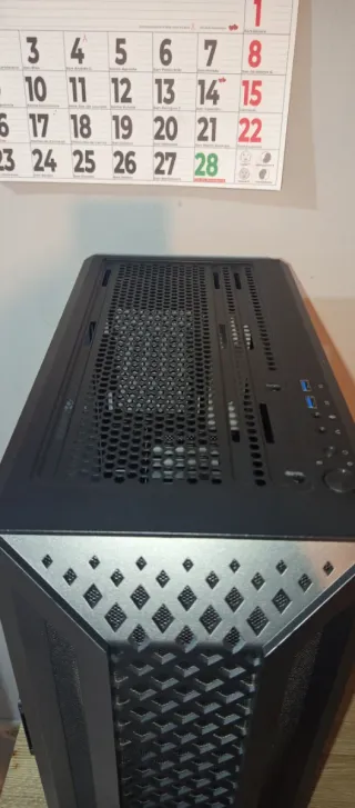 Caja PC Tempest Negra y Plateada