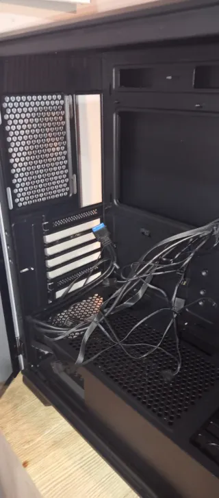 Caja PC Tempest Negra y Plateada