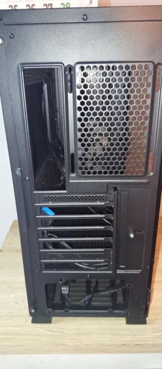 Caja PC Tempest Negra y Plateada