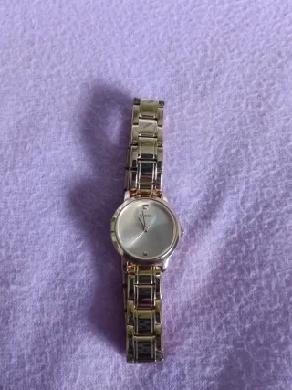 Reloj Guess Dorado Mujer
