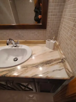 Mueble de baño completo madera y mármol