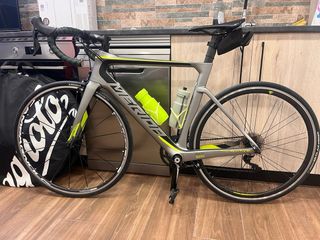 Mérida Reacto carbono