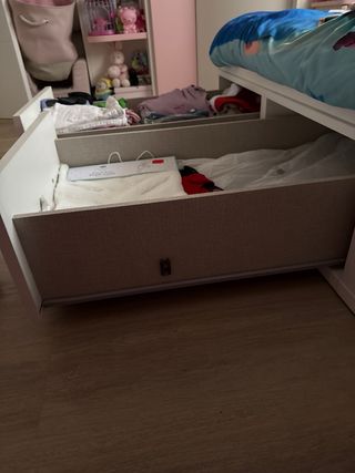 Cama infantil con cajones