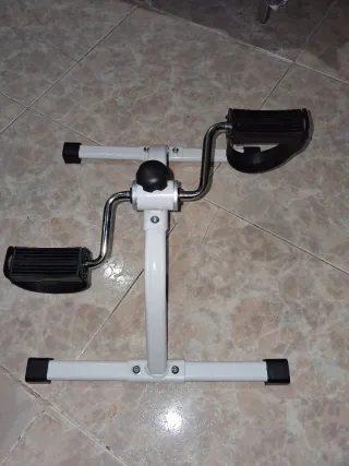 Bicicleta estática manos y pies