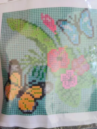 Manualidades de diamantes mariposas y flores