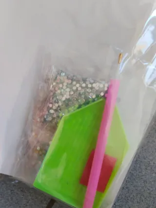 Manualidades de diamantes mariposas y flores