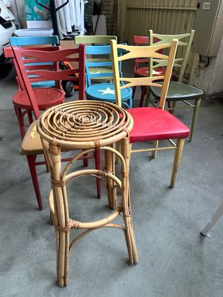 Lote de Sillas Antigüas y Rattan