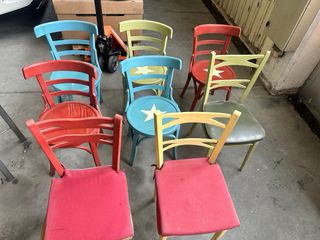 Lote de Sillas Antigüas y Rattan