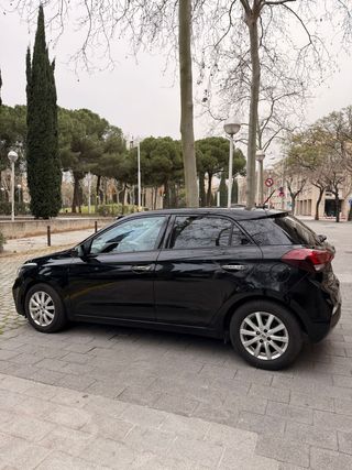 HYUNDAI i20 100CV · BAJO CONSUMO