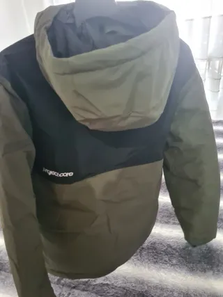 Chaqueta Jack & Jones acolchada verde y negra T-L