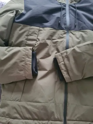 Chaqueta Jack & Jones acolchada verde y negra T-L