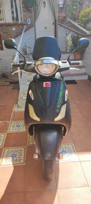 Scooter Eléctrica Negra