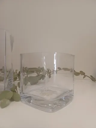 Juego de 2 jarrones de cristal transparentes...9 €