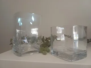 Juego de 2 jarrones de cristal transparentes...9 €