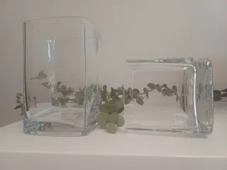 Juego de 2 jarrones de cristal transparentes...9 €