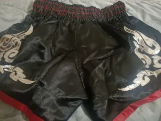 Pantalón de boxeo Anotherboxer negro y dorado