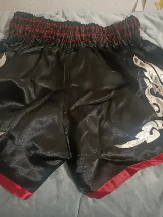 Pantalón de boxeo Anotherboxer negro y dorado