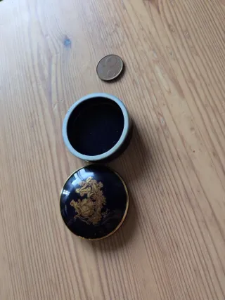 Cajita/joyero Limoges porcelana negra y dorada