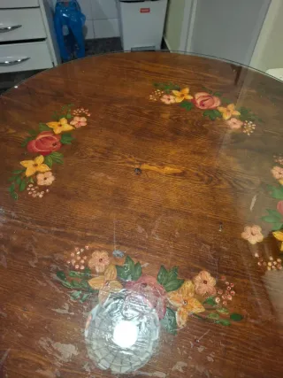 Mesa camilla redonda decorada