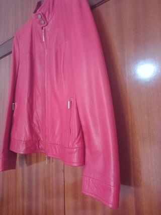 Chaqueta de piel roja