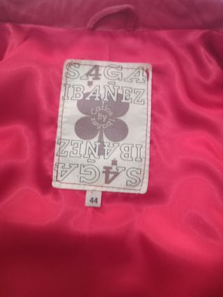 Chaqueta de piel roja