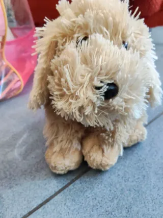 Peluche perro suave y adorable