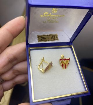 Pendientes Oro 18k Escudo
