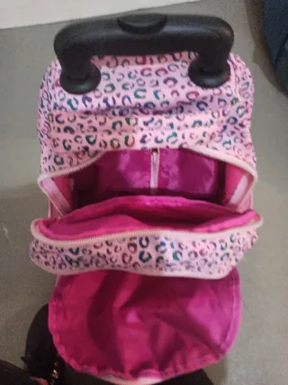 Mochila infantil con ruedas y estampado