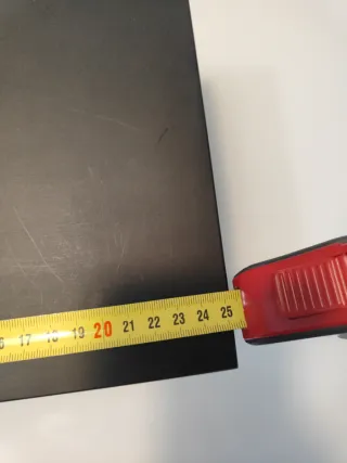 Caja de madera negra